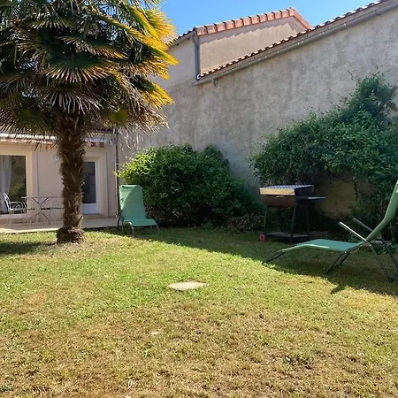 Maison Bord Du Thouet/ Parking/ Terrasse / Fibre * Taizé